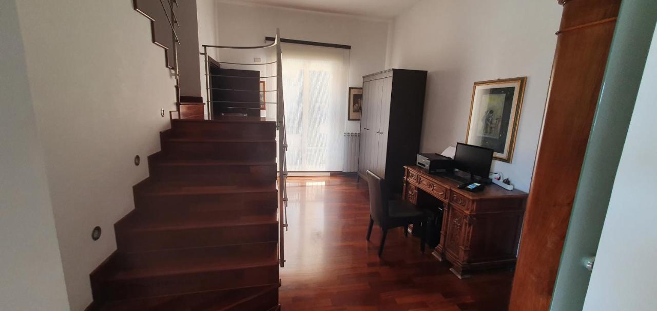 Lindos Bed & Breakfast Gela Exterior foto
